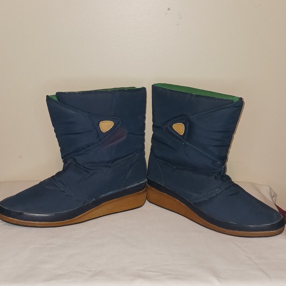 Feva Shoes - Vintage womens Feyva Navy Blue Puffer Winter Snow Boots Green Trim Wedge Heel 8